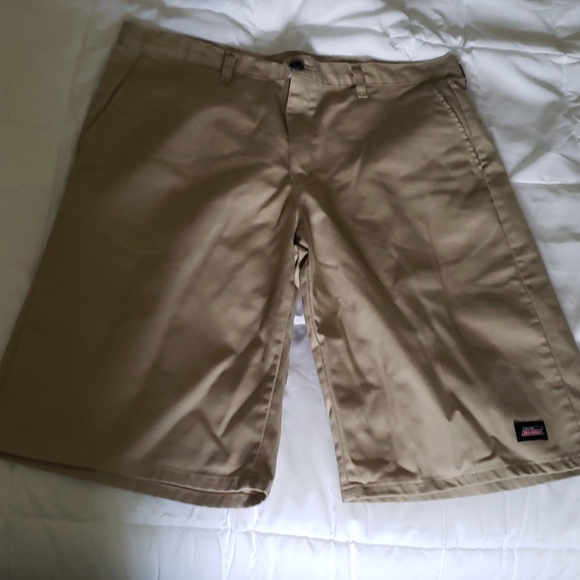 Dickies Other - Dickies Khacki Shorts